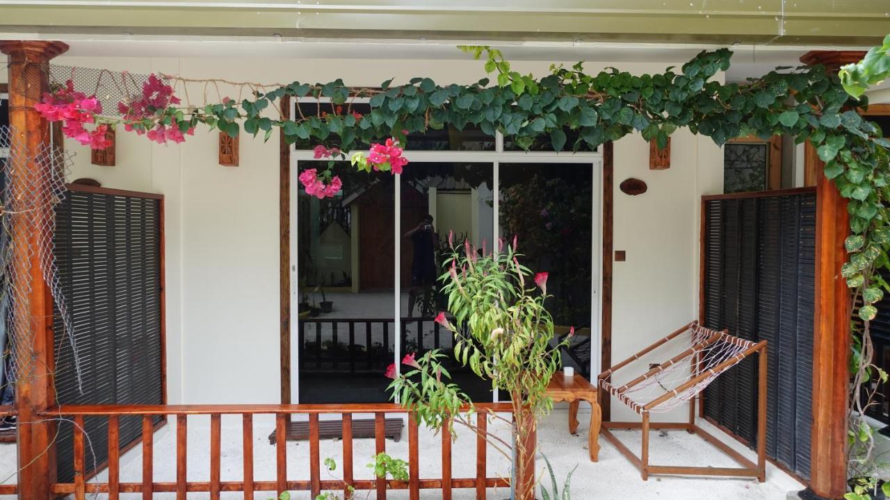 Manta Dhangethi Exterior foto