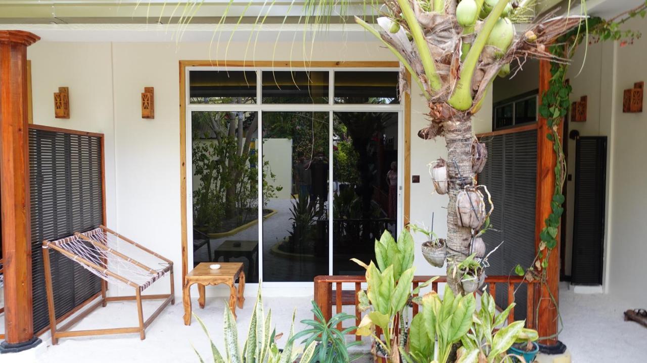 Manta Dhangethi Exterior foto